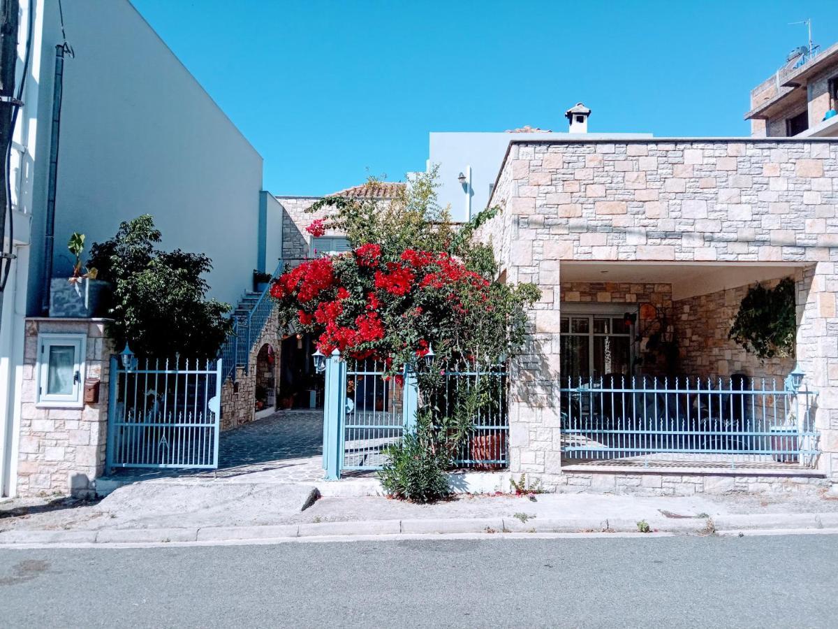Apartamento Πέτρινο Στη Θάλασσα Nafpaktos Exterior foto