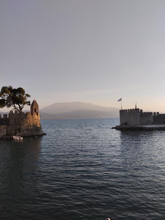 Apartamento Πέτρινο Στη Θάλασσα Nafpaktos Exterior foto