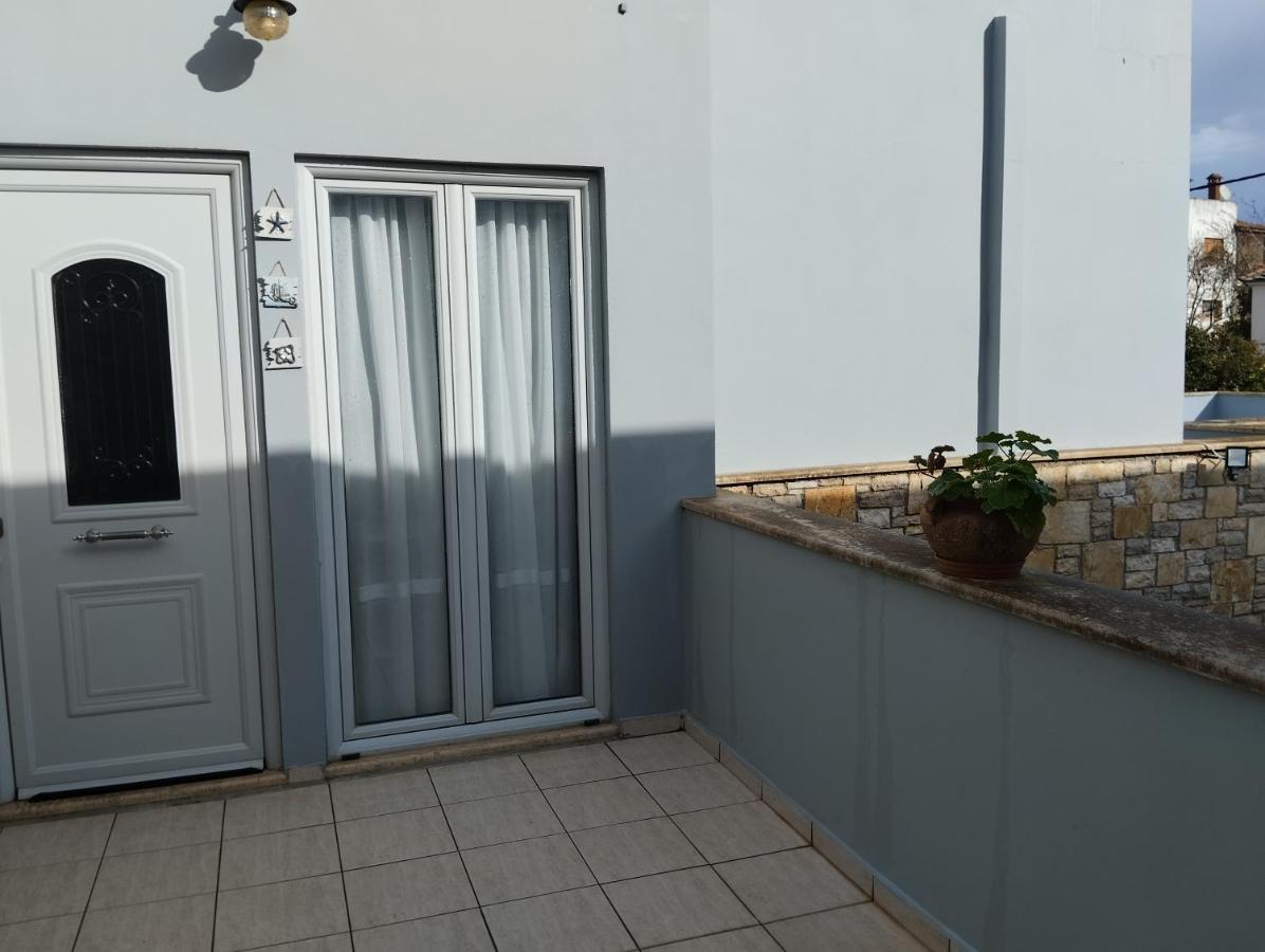 Apartamento Πέτρινο Στη Θάλασσα Nafpaktos Exterior foto