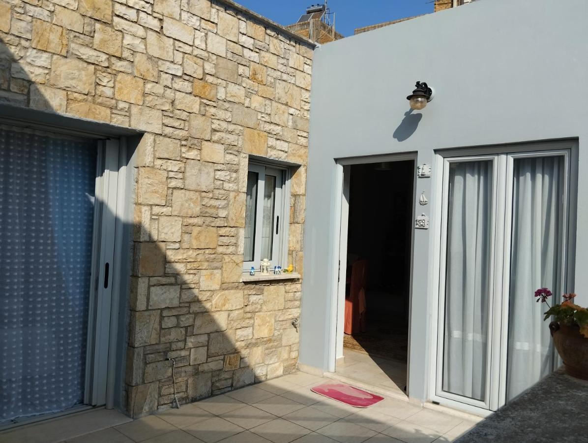 Apartamento Πέτρινο Στη Θάλασσα Nafpaktos Exterior foto
