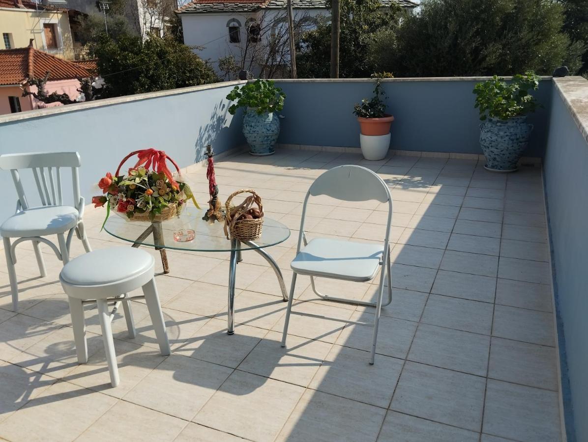 Apartamento Πέτρινο Στη Θάλασσα Nafpaktos Exterior foto