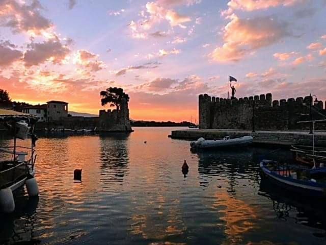Apartamento Πέτρινο Στη Θάλασσα Nafpaktos Exterior foto